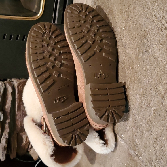 UGG Ankle Boots - Picture 8 of 10